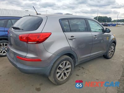 Trzecie zdjęcie samochodu z tyłu: 2016 KIA SPORTAGE LX VIN:KNDPBCAC2G7802814 - miniatura