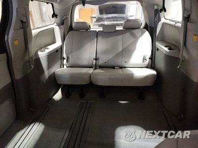 Zdjęcie 10 z 13 samochodu: 2012 TOYOTA SIENNA XLE 8-PASSENGER VIN:5TDYK3DC4CS259773 - miniatura