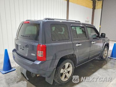 Trzecie zdjęcie samochodu z tyłu: 2016 JEEP PATRIOT LATITUDE VIN:1C4NJPFB4GD519236 - miniatura