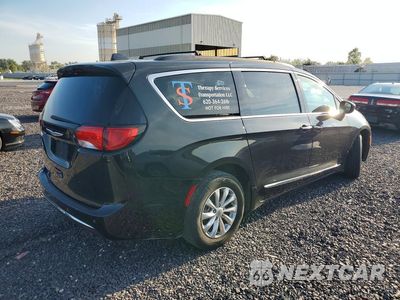 Trzecie zdjęcie samochodu z tyłu: 2017 CHRYSLER PACIFICA TOURING L VIN:2C4RC1BG6HR599048 - miniatura