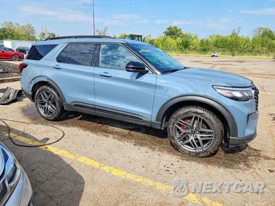 Czwarte zdjęcie samochodu z boku: 2025 FORD EXPLORER ST-LINE VIN:1FMUK8KH1SGC24882 - miniatura