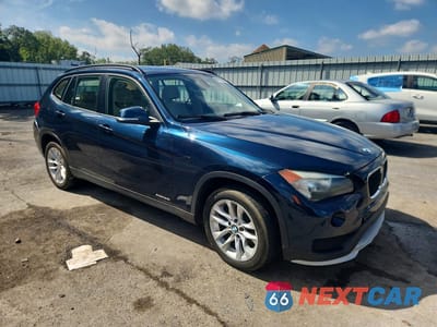 Czwarte zdjęcie samochodu z boku: 2015 BMW X1 XDRIVE28I VIN:WBAVL1C57FVY30123 - miniatura