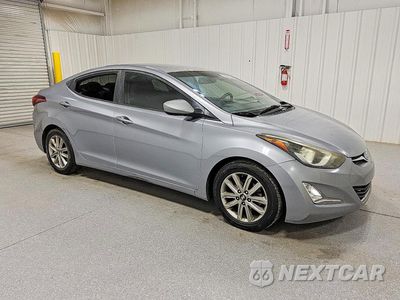 Czwarte zdjęcie samochodu z boku: 2016 HYUNDAI ELANTRA SE VIN:5NPDH4AEXGH722911 - miniatura
