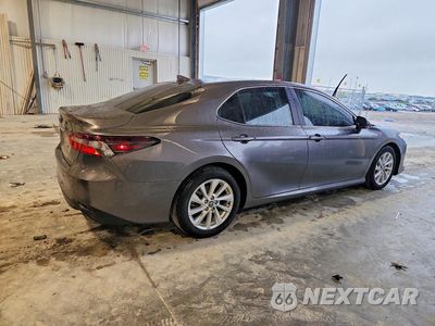 Trzecie zdjęcie samochodu z tyłu: 2023 TOYOTA CAMRY LE VIN:4T1R11AK6PU132012 - miniatura