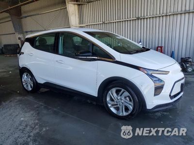 Czwarte zdjęcie samochodu z boku: 2023 CHEVROLET BOLT EV 1LT VIN:1G1FW6S00P4179497 - miniatura