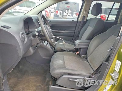 Zdjęcie 7 z 13 samochodu: 2012 JEEP COMPASS LATITUDE VIN:1C4NJCEA1CD579213 - miniatura