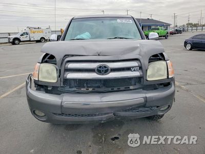 Piąte zdjęcie samochodu w środku: 2004 TOYOTA TUNDRA SR5 VIN:5TBDT44194S451801 - miniatura
