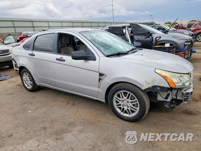 Czwarte zdjęcie samochodu z boku: 2008 FORD FOCUS SE VIN:1FAHP35N28W235664 - miniatura