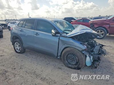 Czwarte zdjęcie samochodu z boku: 2026 TOYOTA COROLLA CROSS L VIN:7MUAAAAG8TV176529 - miniatura