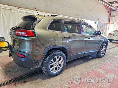 Trzecie zdjęcie samochodu z tyłu: 2015 JEEP CHEROKEE LATITUDE VIN:1C4PJMCB3FW755519 - miniatura
