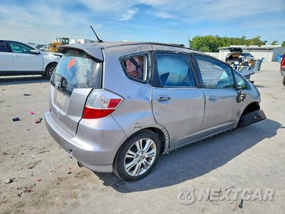 Trzecie zdjęcie samochodu z tyłu: 2010 HONDA FIT SPORT VIN:JHMGE8H46AS027696 - miniatura