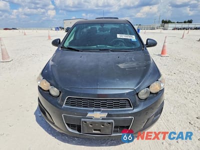 Piąte zdjęcie samochodu w środku: 2015 CHEVROLET SONIC LT VIN:1G1JC5SG5F4191315 - miniatura