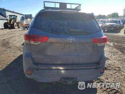Zdjęcie 6 z 13 samochodu: 2019 TOYOTA HIGHLANDER XLE VIN:5TDJZRFH9KS993526 - miniatura