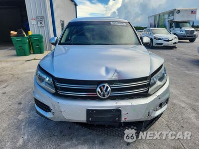 Piąte zdjęcie samochodu w środku: 2013 VOLKSWAGEN TIGUAN S VIN:WVGAV7AX5DW540209 - miniatura