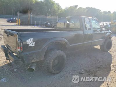 Trzecie zdjęcie samochodu z tyłu: 2004 FORD F250 SUPER DUTY VIN:1FTNX21L84EA34332 - miniatura