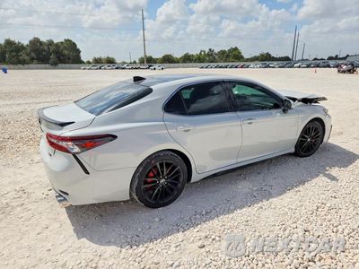 Trzecie zdjęcie samochodu z tyłu: 2022 TOYOTA CAMRY XSE VIN:4T1K61AK0NU072194 - miniatura