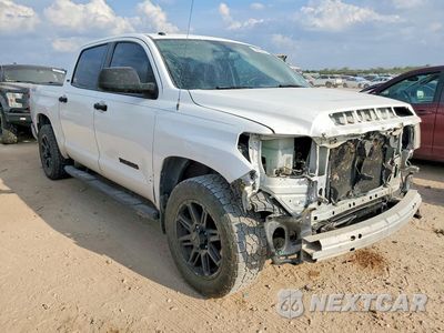 Czwarte zdjęcie samochodu z boku: 2017 TOYOTA TUNDRA CREWMAX SR5 VIN:5TFEM5F13HX120272 - miniatura