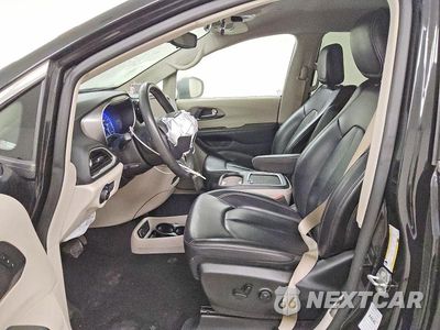 Zdjęcie 7 z 15 samochodu: 2023 CHRYSLER PACIFICA TOURING L VIN:2C4RC1BG9PR530532 - miniatura