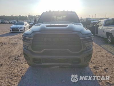Piąte zdjęcie samochodu w środku: 2026 RAM 2500 LARAMIE VIN:3C63R5FLXTG163439 - miniatura