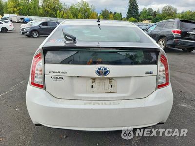 Zdjęcie 6 z 12 samochodu: 2013 TOYOTA PRIUS THREE VIN:JTDKN3DU5D5576622 - miniatura