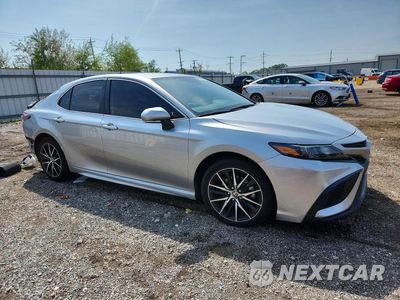 Czwarte zdjęcie samochodu z boku: 2023 TOYOTA CAMRY SE VIN:4T1G11AK0PU827254 - miniatura