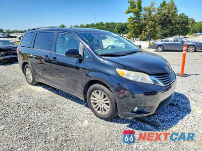 Czwarte zdjęcie samochodu z boku: 2011 TOYOTA SIENNA XLE 8-PASSENGER VIN:5TDYK3DC0BS160785 - miniatura