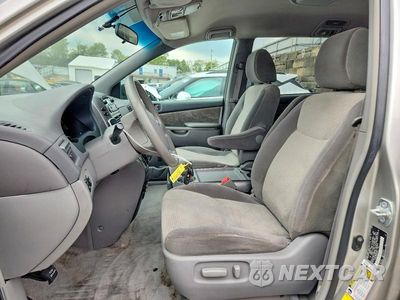 Zdjęcie 7 z 13 samochodu: 2009 TOYOTA SIENNA LE 7-PASSENGER VIN:5TDZK23C09S234913 - miniatura