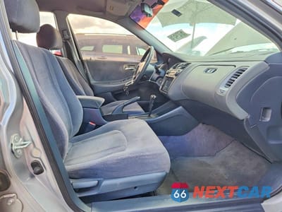 Zdjęcie 7 z 12 samochodu: 1999 HONDA ACCORD LX VIN:JHMCG6650XC027852 - miniatura
