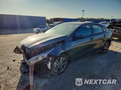 2024 KIA FORTE LXS 3KPF24AD1RE785582 - główne zdjęcie licytacji z USA - miniatura