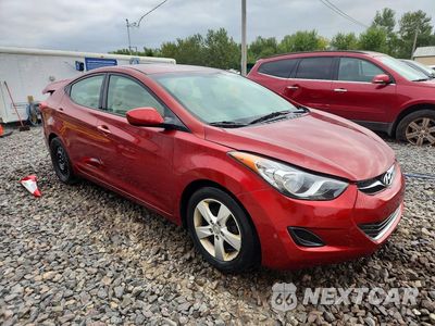 Czwarte zdjęcie samochodu z boku: 2013 HYUNDAI ELANTRA GLS VIN:5NPDH4AE8DH335642 - miniatura