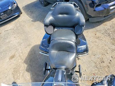 Piąte zdjęcie samochodu w środku: 2017 HARLEY-DAVIDSON FLHTK ULTRA LIMITED VIN:1HD1KED1XHB669843 - miniatura