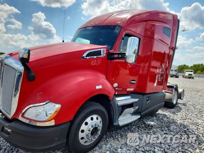 2017 KENWORTH T680 SEMI TRUCK 1XKYD49X4HJ155613 - główne zdjęcie licytacji z USA - miniatura