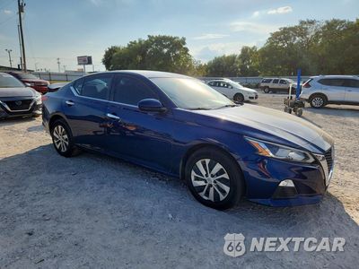 Czwarte zdjęcie samochodu z boku: 2019 NISSAN ALTIMA S VIN:1N4BL4BVXKC132559 - miniatura