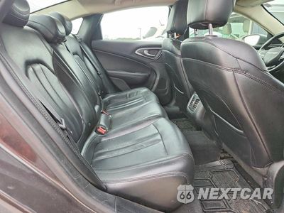 Zdjęcie 10 z 12 samochodu: 2015 CHRYSLER 200 C VIN:1C3CCCCB8FN549397 - miniatura