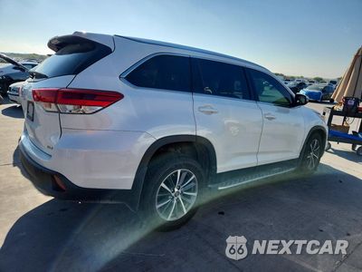 Trzecie zdjęcie samochodu z tyłu: 2019 TOYOTA HIGHLANDER XLE VIN:5TDKZRFH2KS552227 - miniatura