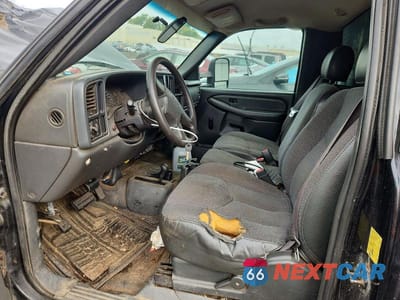 Zdjęcie 7 z 12 samochodu: 2004 GMC SIERRA DUMP TRUCK VIN:1GDJK34UX4E222255 - miniatura