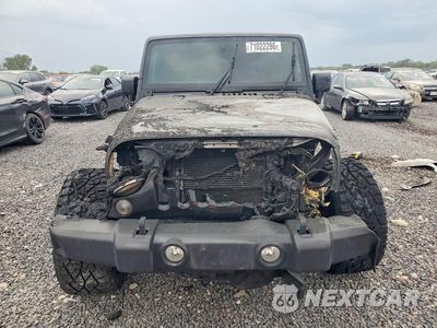 Piąte zdjęcie samochodu w środku: 2016 JEEP WRANGLER UNLIMITED SPORT VIN:1C4BJWDG8GL326296 - miniatura