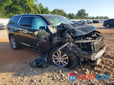 Czwarte zdjęcie samochodu z boku: 2018 CHEVROLET TRAVERSE HIGH COUNTRY VIN:1GNEVKKW6JJ186781 - miniatura
