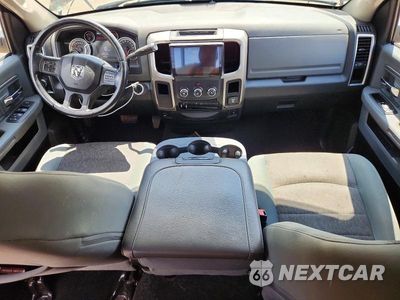 Zdjęcie 8 z 13 samochodu: 2013 RAM 1500 SLT VIN:1C6RR6GT6DS693559 - miniatura