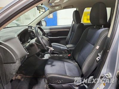 Zdjęcie 7 z 13 samochodu: 2016 MITSUBISHI OUTLANDER SE VIN:JA4AZ3A38GZ002681 - miniatura