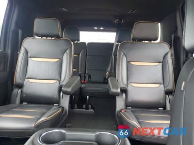 Zdjęcie 10 z 13 samochodu: 2021 GMC YUKON XL K1500 AT4 VIN:1GKS2HKD6MR167146 - miniatura