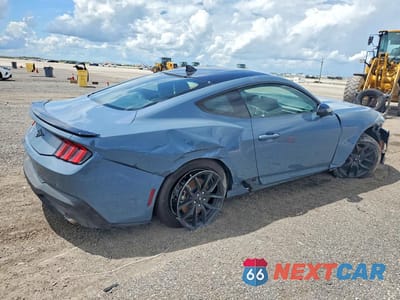 Trzecie zdjęcie samochodu z tyłu: 2026 FORD MUSTANG VIN:1FA6P8TH4T5101626 - miniatura