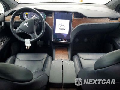 Zdjęcie 8 z 13 samochodu: 2019 TESLA MODEL X VIN:5YJXCDE22KF181971 - miniatura