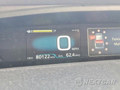 Zdjęcie 9 z 13 samochodu: 2016 TOYOTA PRIUS FOUR VIN:JTDKARFU4G3518612 - miniatura