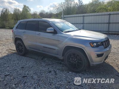 Czwarte zdjęcie samochodu z boku: 2018 JEEP GRAND CHEROKEE LAREDO VIN:1C4RJFAGXJC332692 - miniatura