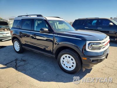 Czwarte zdjęcie samochodu z boku: 2023 FORD BRONCO SPORT HERITAGE VIN:3FMCR9G61PRD08396 - miniatura