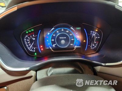 Zdjęcie 9 z 14 samochodu: 2019 HYUNDAI SANTA FE SEL 2.4L VIN:5NMS3CAD9KH093820 - miniatura