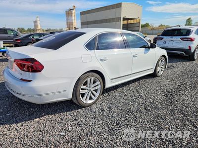 Trzecie zdjęcie samochodu z tyłu: 2018 VOLKSWAGEN PASSAT SE VIN:1VWBA7A31JC040186 - miniatura