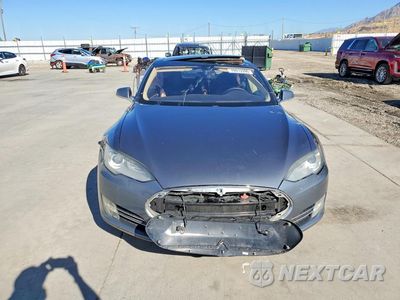 Piąte zdjęcie samochodu w środku: 2013 TESLA MODEL S VIN:5YJSA1CP3DFP22610 - miniatura