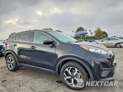 Czwarte zdjęcie samochodu z boku: 2022 KIA SPORTAGE LX VIN:KNDPM3AC6N7020359 - miniatura